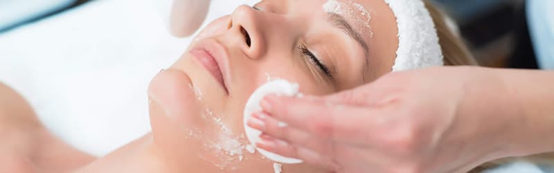 Peeling: o que é e quem pode fazer