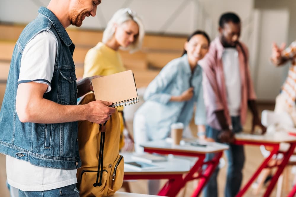 Como se programar financeiramente para a faculdade dos filhos?