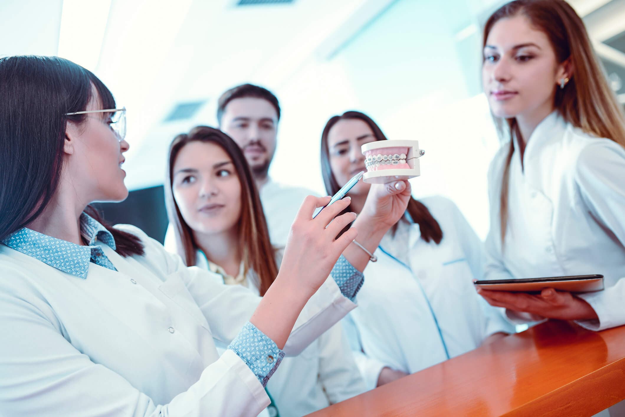 Entenda como é o curso e o mercado de Odontologia