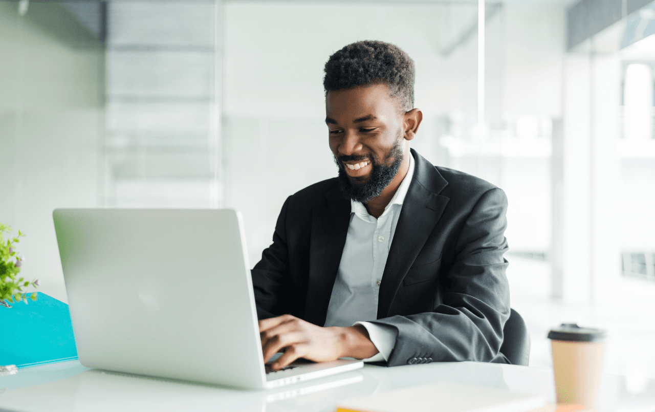 O simulador de consórcio calcula todas as taxas?