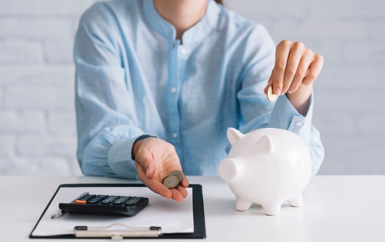 Vale a pena guardar dinheiro na poupança?
